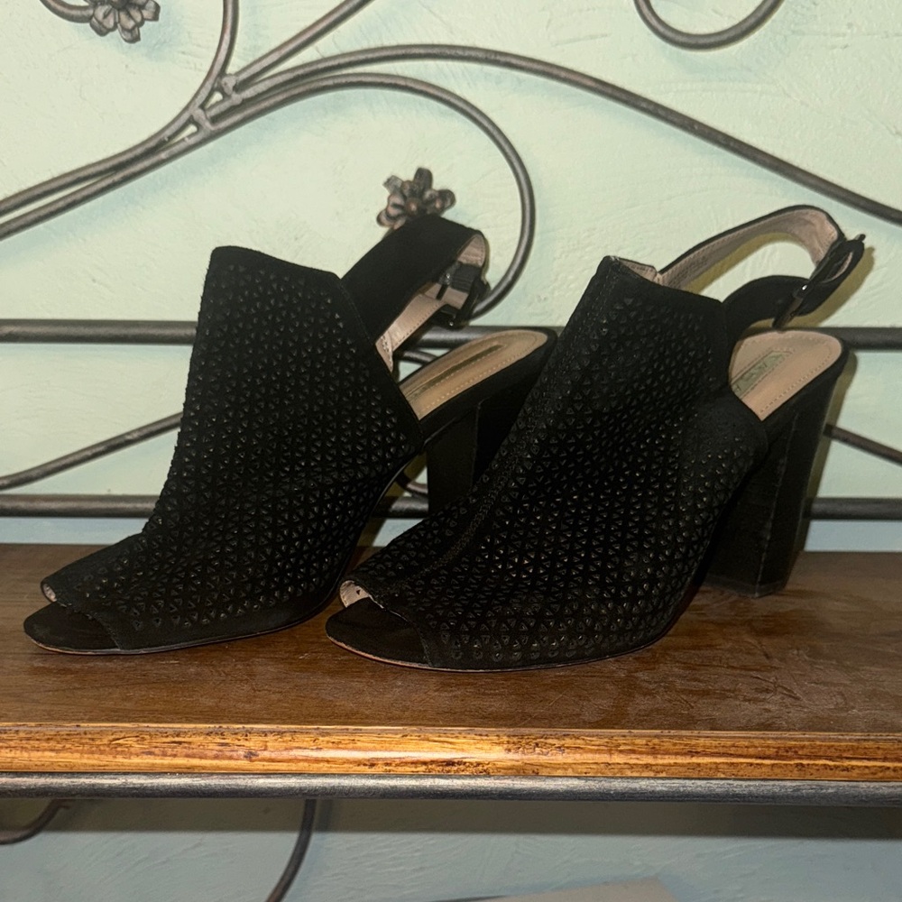 Tahari Black suede Slingback Heels